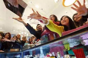 中国女人毛茸茸的一线天内射中国人依然爱赴日旅游 消费已由爆买转向网购
